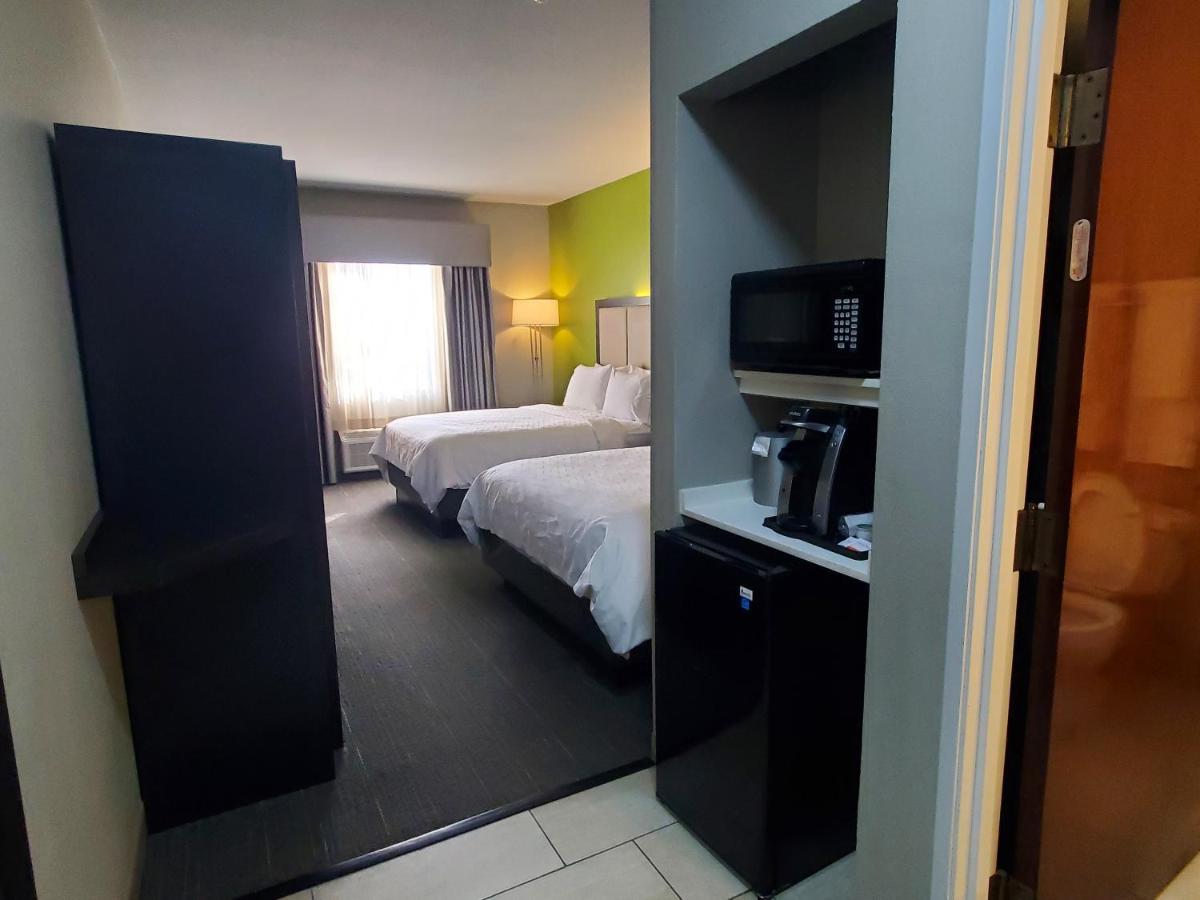 Holiday Inn Express Pearland By Ihg Exterior photo