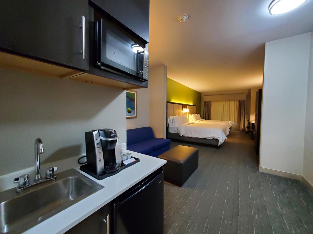 Holiday Inn Express Pearland By Ihg Exterior photo