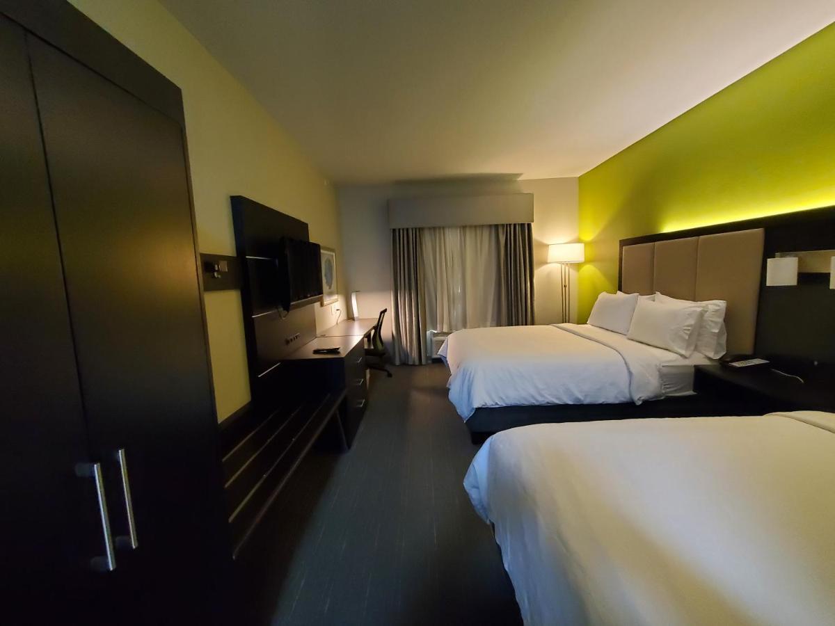 Holiday Inn Express Pearland By Ihg Exterior photo