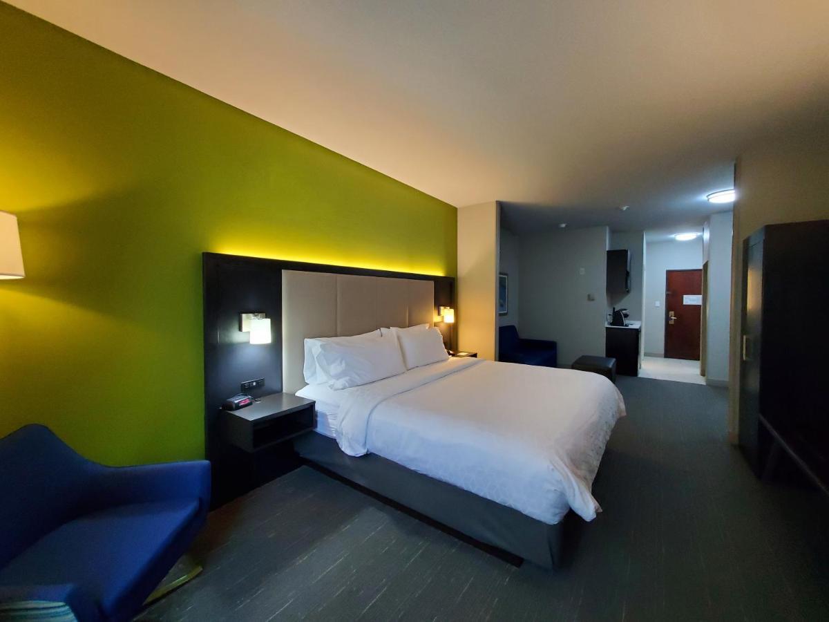 Holiday Inn Express Pearland By Ihg Exterior photo