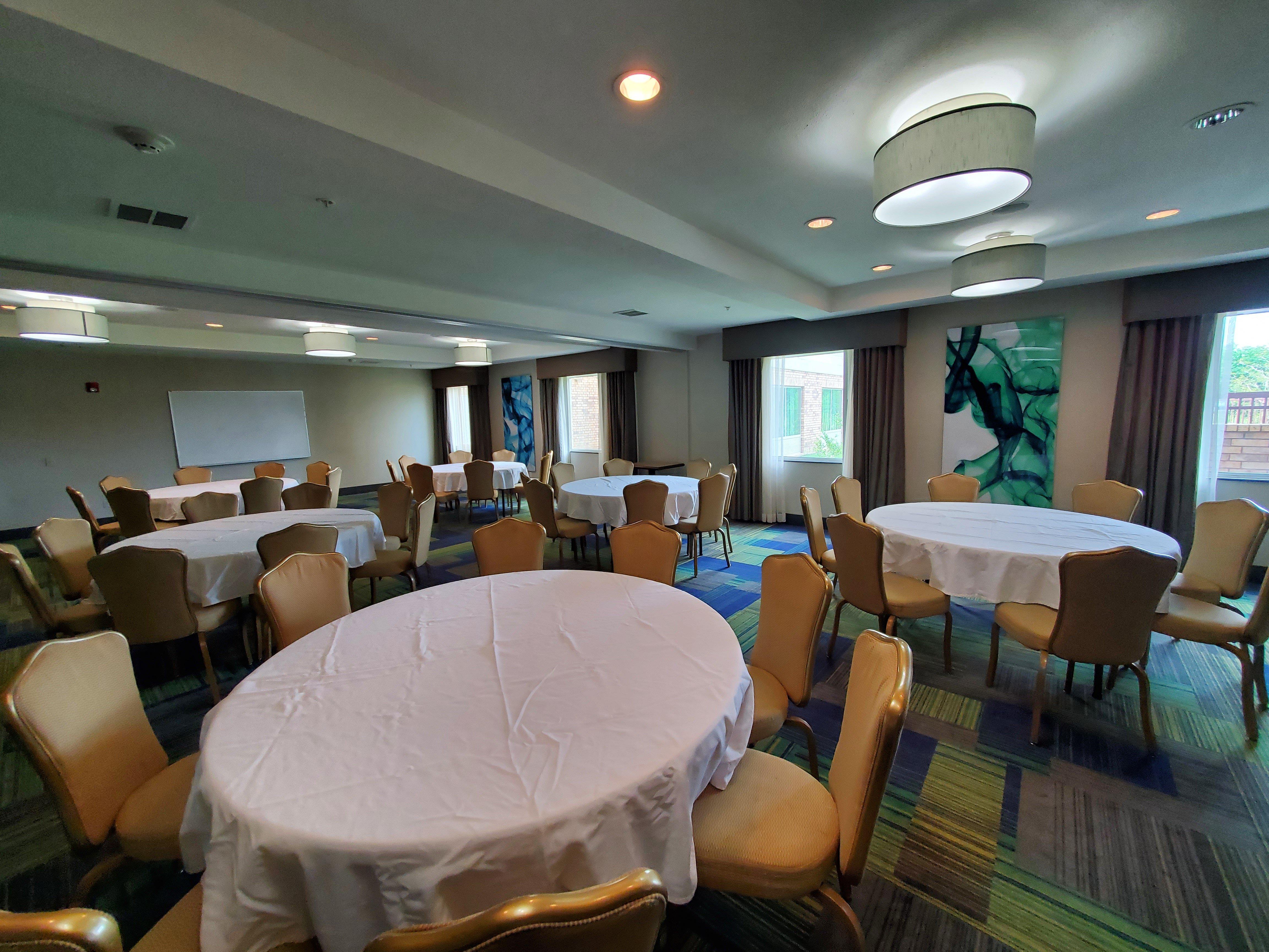 Holiday Inn Express Pearland By Ihg Exterior photo