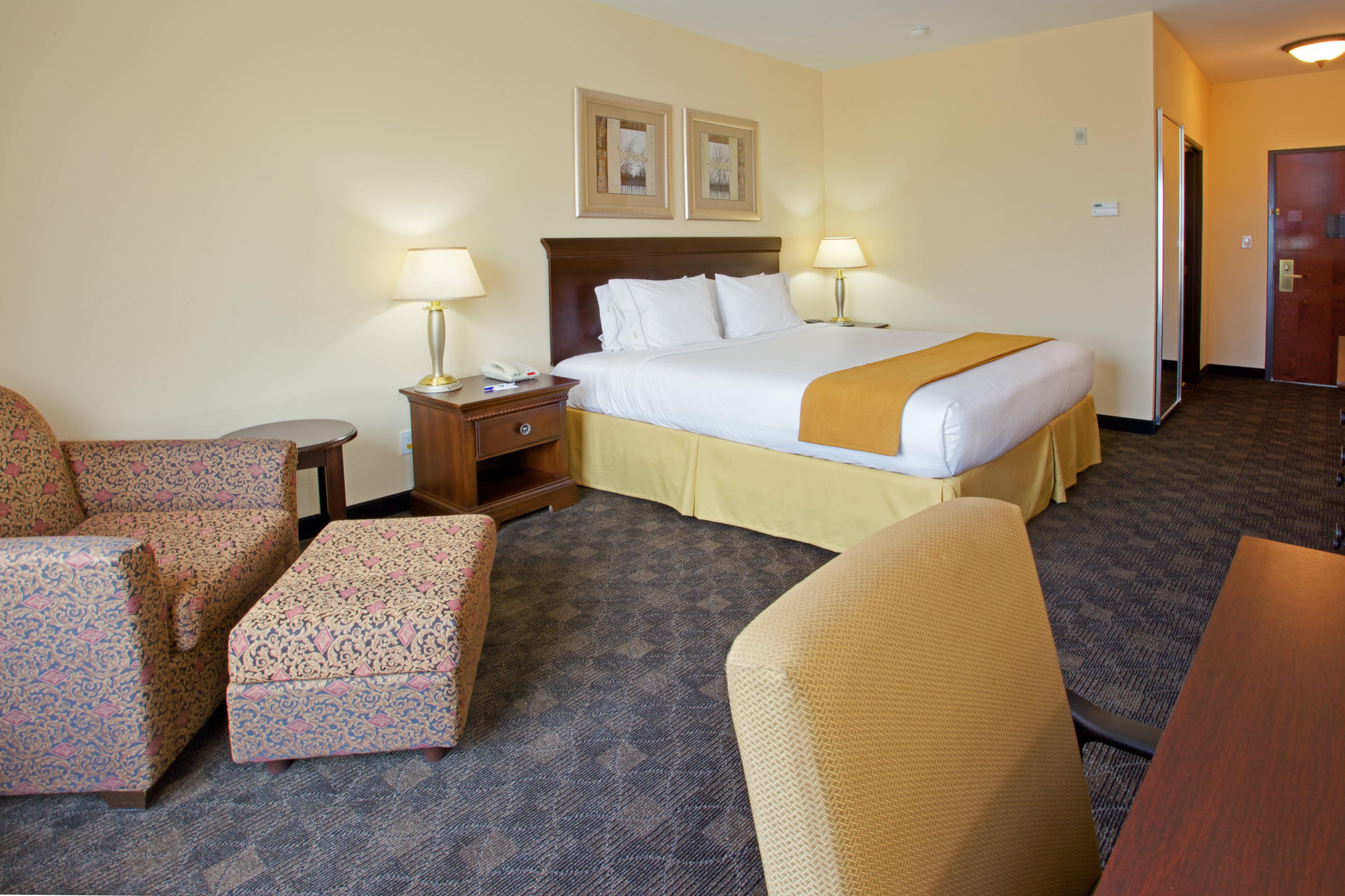 Holiday Inn Express Pearland By Ihg Exterior photo
