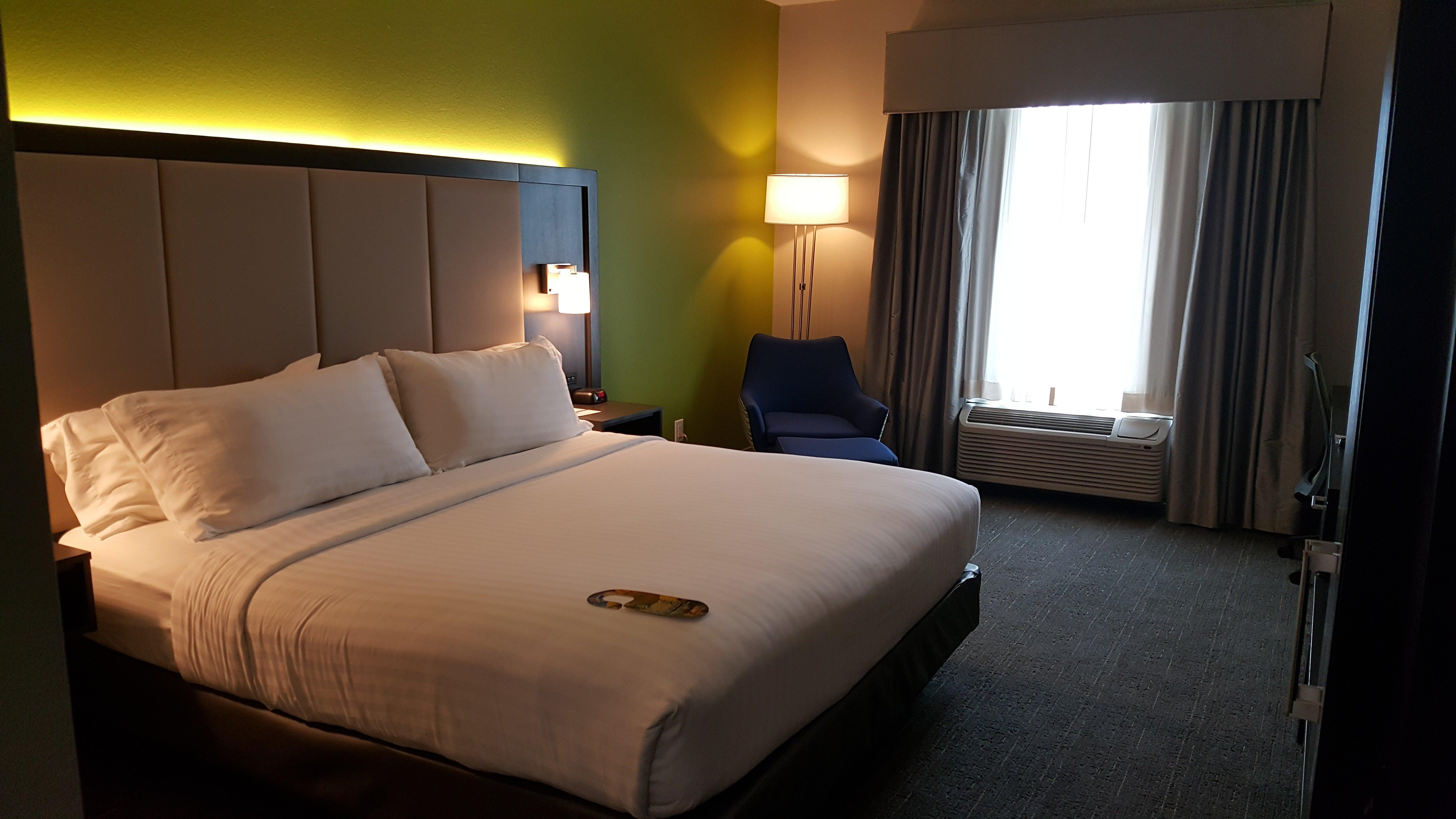 Holiday Inn Express Pearland By Ihg Exterior photo