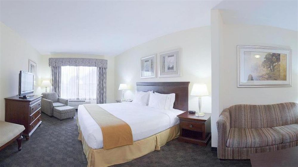 Holiday Inn Express Pearland By Ihg Exterior photo